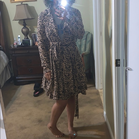 Fancy, soft lace style dress! - Picture 3 of 7